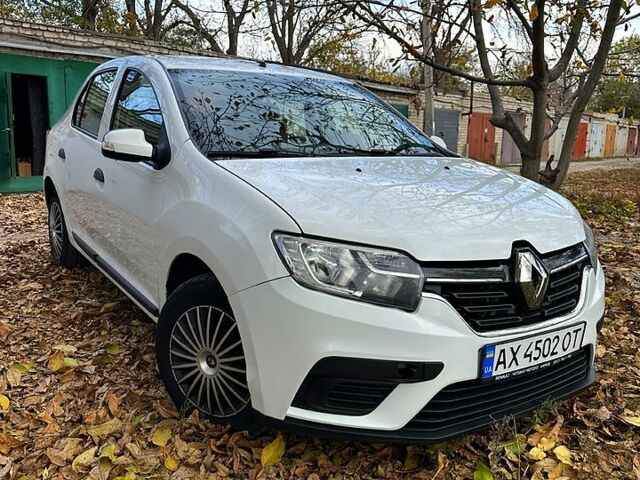 Белый Рено Логан, объемом двигателя 1.5 л и пробегом 180 тыс. км за 6300 $, фото 1 на Automoto.ua