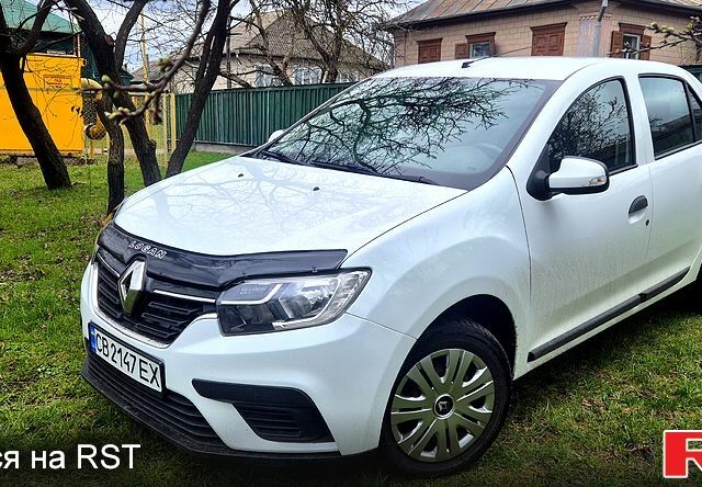 Белый Рено Логан, объемом двигателя 1 л и пробегом 169 тыс. км за 4950 $, фото 1 на Automoto.ua