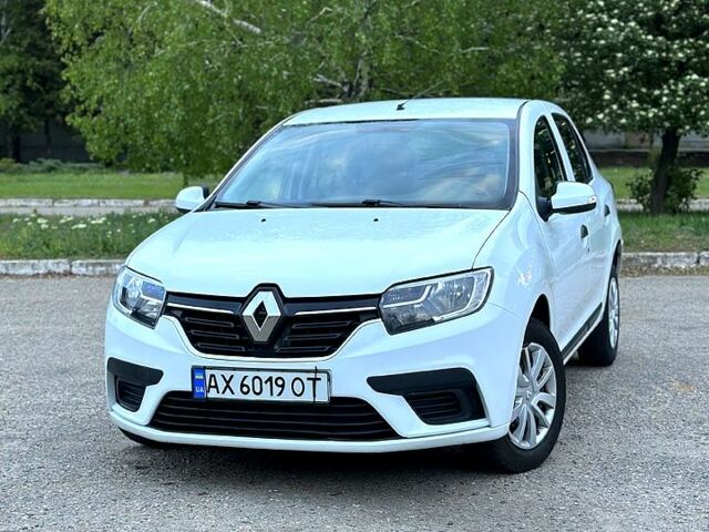 Белый Рено Логан, объемом двигателя 1.5 л и пробегом 157 тыс. км за 7499 $, фото 1 на Automoto.ua