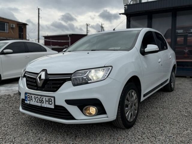 Белый Рено Логан, объемом двигателя 0.9 л и пробегом 41 тыс. км за 8500 $, фото 1 на Automoto.ua