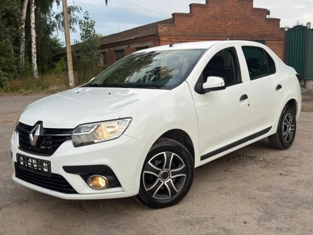 Белый Рено Логан, объемом двигателя 0 л и пробегом 100 тыс. км за 7800 $, фото 1 на Automoto.ua