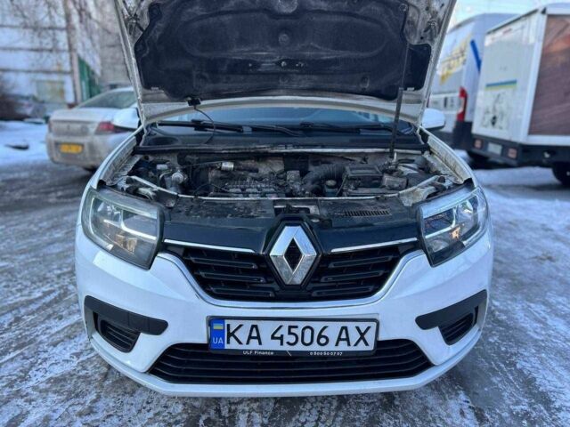 Белый Рено Логан, объемом двигателя 1 л и пробегом 310 тыс. км за 4850 $, фото 1 на Automoto.ua