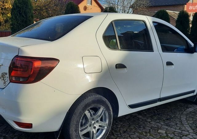 Білий Рено Логан, об'ємом двигуна 1.46 л та пробігом 128 тис. км за 8999 $, фото 1 на Automoto.ua