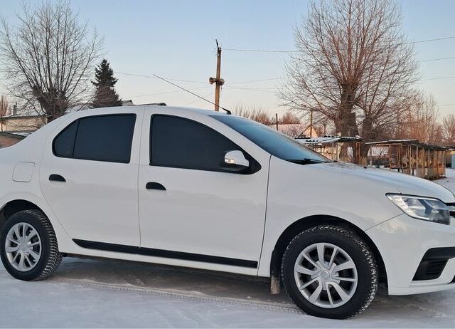 Білий Рено Логан, об'ємом двигуна 1.5 л та пробігом 63 тис. км за 7800 $, фото 1 на Automoto.ua