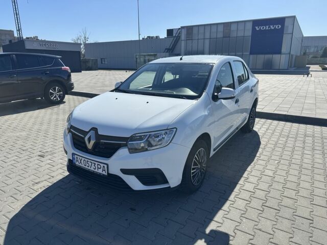 Белый Рено Логан, объемом двигателя 1.5 л и пробегом 104 тыс. км за 7800 $, фото 1 на Automoto.ua