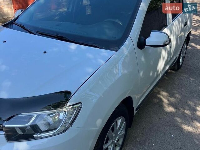 Білий Рено Логан, об'ємом двигуна 1.46 л та пробігом 95 тис. км за 8200 $, фото 1 на Automoto.ua