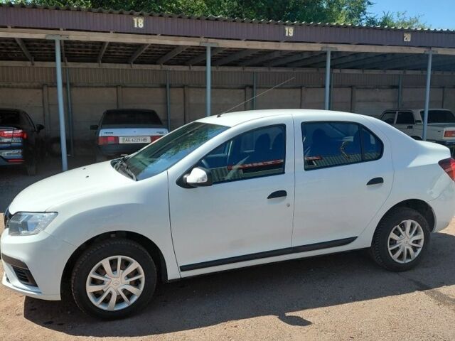 Білий Рено Логан, об'ємом двигуна 1 л та пробігом 290 тис. км за 4098 $, фото 1 на Automoto.ua