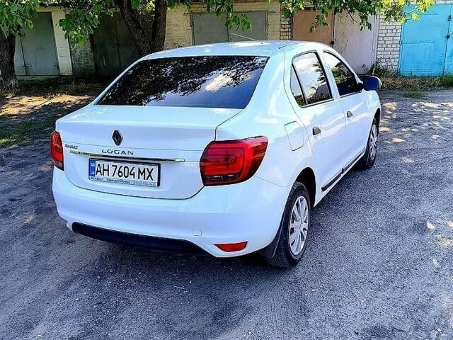 Білий Рено Логан, об'ємом двигуна 1.5 л та пробігом 63 тис. км за 9000 $, фото 1 на Automoto.ua