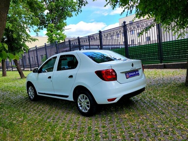 Белый Рено Логан, объемом двигателя 1.5 л и пробегом 164 тыс. км за 6400 $, фото 1 на Automoto.ua