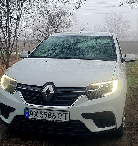 Белый Рено Логан, объемом двигателя 1.5 л и пробегом 194 тыс. км за 7000 $, фото 1 на Automoto.ua