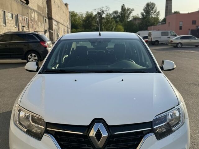 Білий Рено Логан, об'ємом двигуна 1.5 л та пробігом 89 тис. км за 8599 $, фото 1 на Automoto.ua