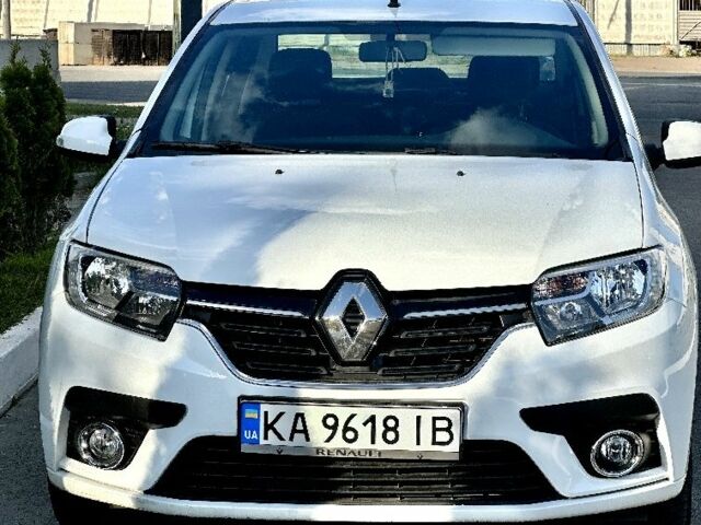 Білий Рено Логан, об'ємом двигуна 1 л та пробігом 142 тис. км за 4499 $, фото 1 на Automoto.ua