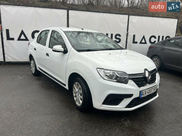 Белый Рено Логан, объемом двигателя 1 л и пробегом 275 тыс. км за 4390 $, фото 1 на Automoto.ua