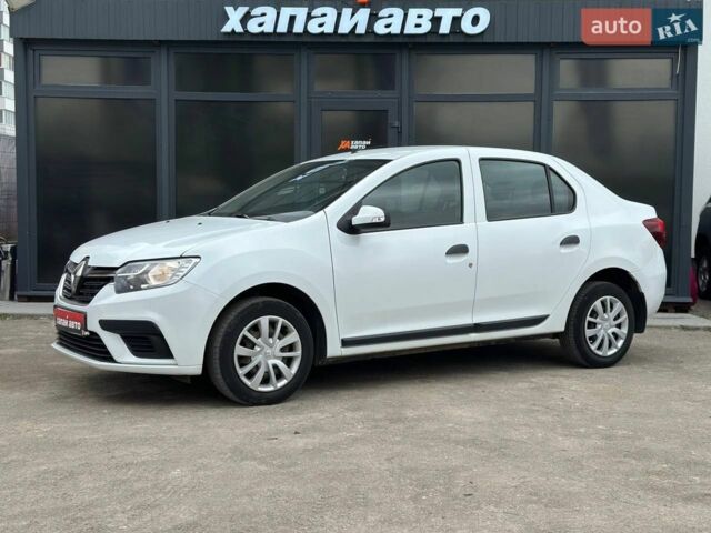 Белый Рено Логан, объемом двигателя 1 л и пробегом 178 тыс. км за 7000 $, фото 1 на Automoto.ua