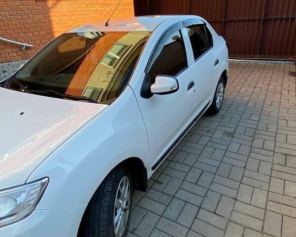 Білий Рено Логан, об'ємом двигуна 1 л та пробігом 80 тис. км за 8000 $, фото 1 на Automoto.ua