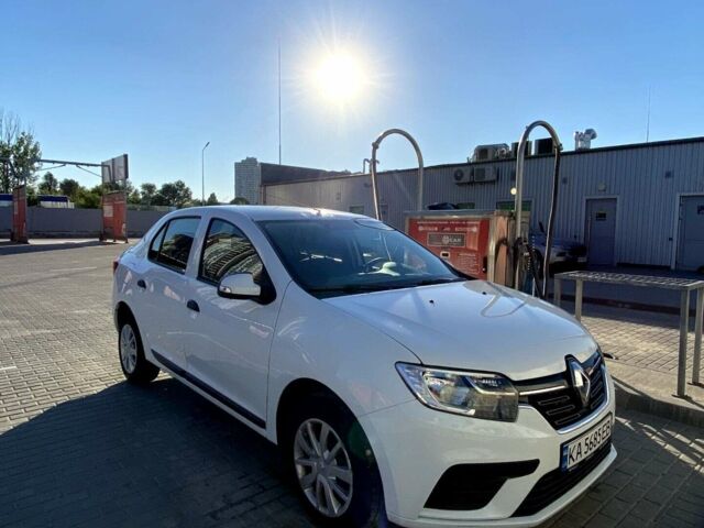 Белый Рено Логан, объемом двигателя 1 л и пробегом 150 тыс. км за 7800 $, фото 1 на Automoto.ua