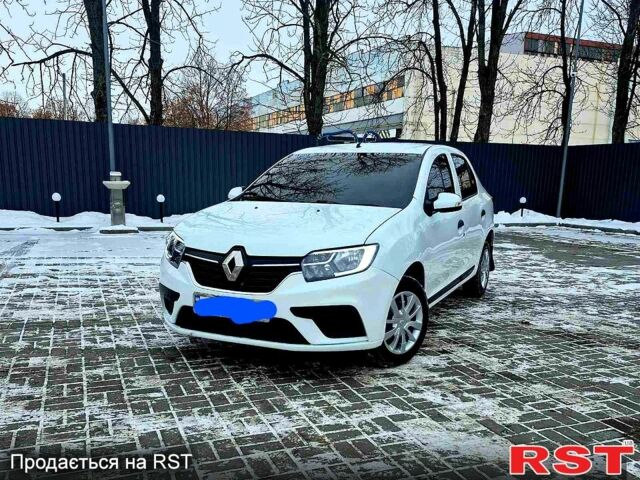 Белый Рено Логан, объемом двигателя 1 л и пробегом 19500 тыс. км за 5200 $, фото 1 на Automoto.ua