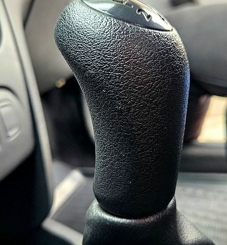 Белый Рено Логан, объемом двигателя 1.5 л и пробегом 37 тыс. км за 10300 $, фото 1 на Automoto.ua