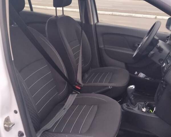 Білий Рено Логан, об'ємом двигуна 0.9 л та пробігом 87 тис. км за 9750 $, фото 1 на Automoto.ua