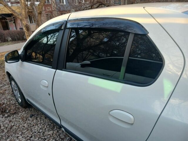 Белый Рено Логан, объемом двигателя 1.5 л и пробегом 112 тыс. км за 11300 $, фото 1 на Automoto.ua