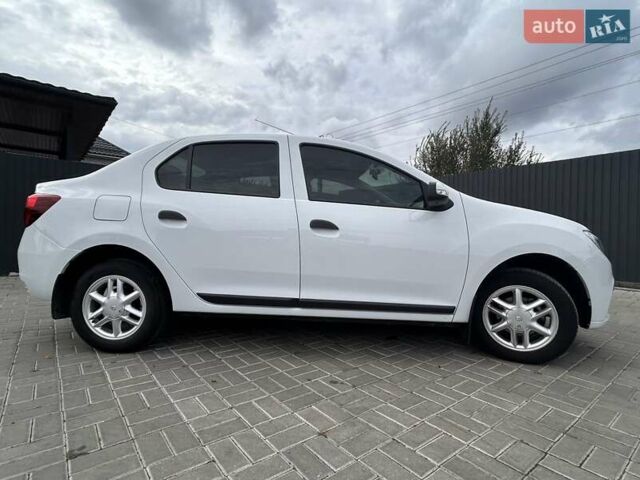 Білий Рено Логан, об'ємом двигуна 0.9 л та пробігом 60 тис. км за 11100 $, фото 1 на Automoto.ua