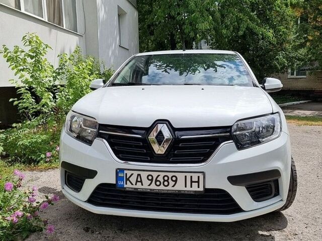 Белый Рено Логан, объемом двигателя 1 л и пробегом 20 тыс. км за 9500 $, фото 1 на Automoto.ua