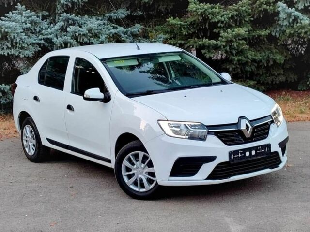 Белый Рено Логан, объемом двигателя 1.5 л и пробегом 40 тыс. км за 7800 $, фото 1 на Automoto.ua