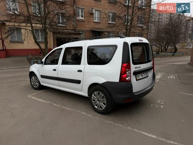 Белый Рено Логан, объемом двигателя 1.6 л и пробегом 186 тыс. км за 5200 $, фото 1 на Automoto.ua