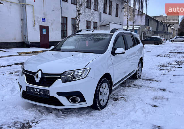 Білий Рено Логан, об'ємом двигуна 1.46 л та пробігом 70 тис. км за 10500 $, фото 1 на Automoto.ua