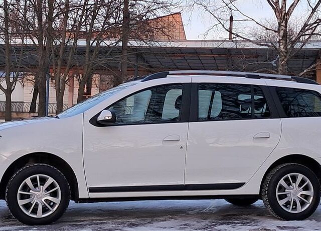 Белый Рено Логан, объемом двигателя 1.5 л и пробегом 73 тыс. км за 10300 $, фото 1 на Automoto.ua