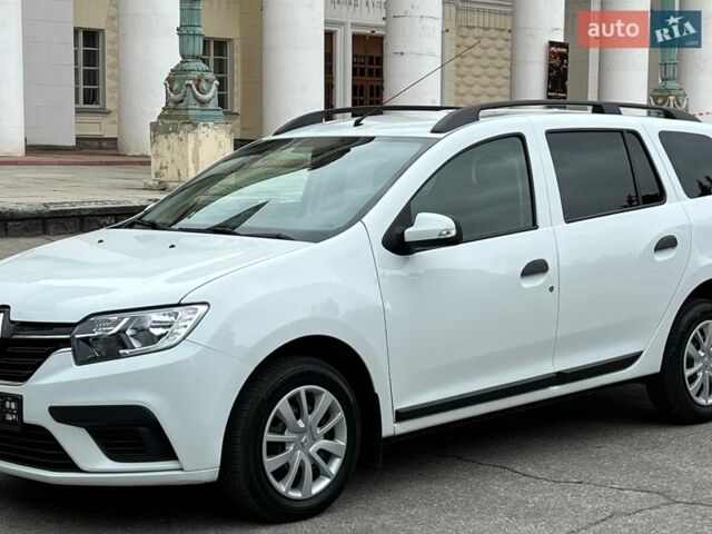 Белый Рено Логан, объемом двигателя 1.46 л и пробегом 63 тыс. км за 10300 $, фото 1 на Automoto.ua