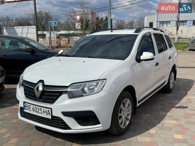 Белый Рено Логан, объемом двигателя 1.46 л и пробегом 315 тыс. км за 8800 $, фото 1 на Automoto.ua