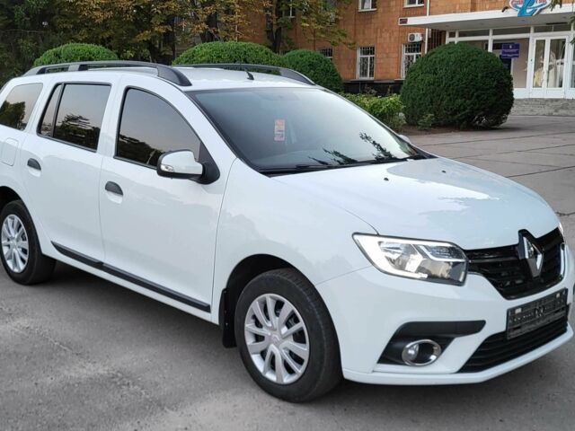 Білий Рено Логан, об'ємом двигуна 1.5 л та пробігом 68 тис. км за 10500 $, фото 1 на Automoto.ua