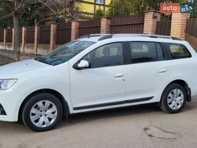 Белый Рено Логан, объемом двигателя 1.5 л и пробегом 63 тыс. км за 10800 $, фото 1 на Automoto.ua