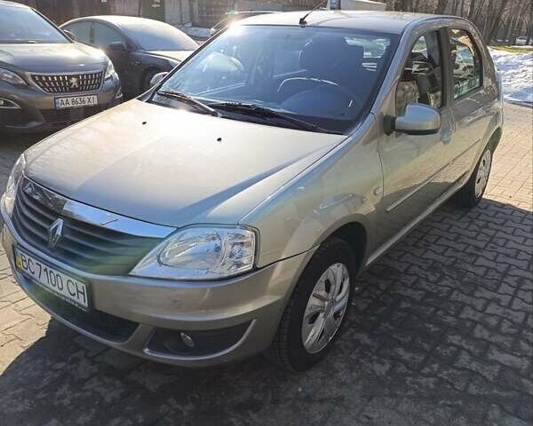 Бежевый Рено Логан, объемом двигателя 0 л и пробегом 126 тыс. км за 3300 $, фото 1 на Automoto.ua