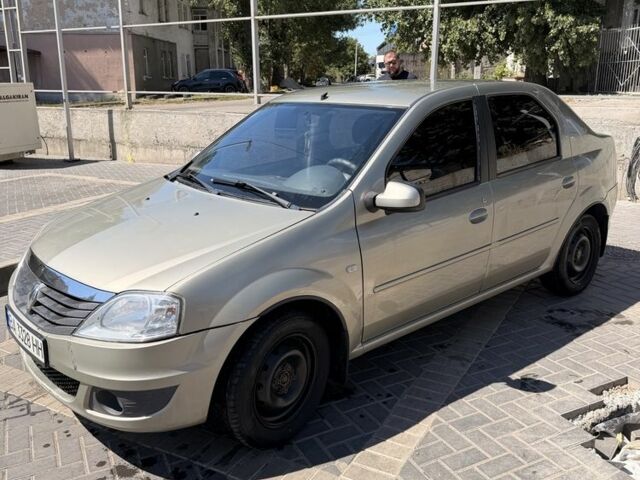 Бежевий Рено Логан, об'ємом двигуна 1.6 л та пробігом 165 тис. км за 4508 $, фото 1 на Automoto.ua