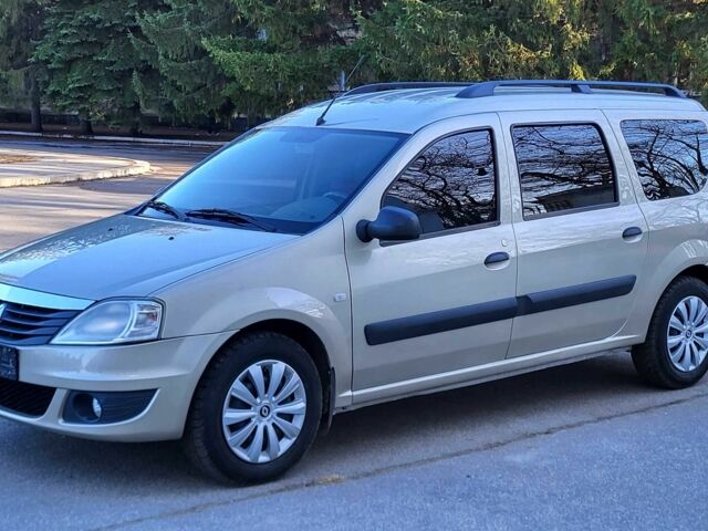 Бежевый Рено Логан, объемом двигателя 1.6 л и пробегом 125 тыс. км за 5800 $, фото 1 на Automoto.ua