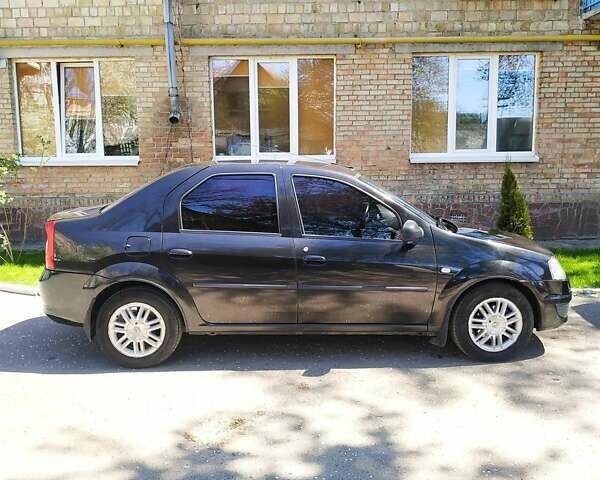 Чорний Рено Логан, об'ємом двигуна 1.6 л та пробігом 198 тис. км за 4500 $, фото 1 на Automoto.ua