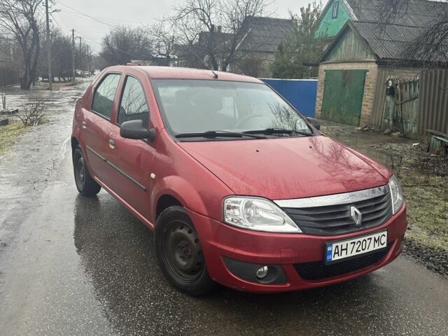 Красный Рено Логан, объемом двигателя 1.4 л и пробегом 280 тыс. км за 2700 $, фото 1 на Automoto.ua