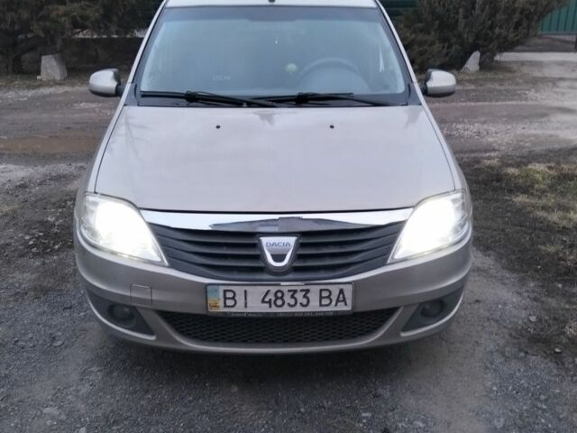 Серый Рено Логан, объемом двигателя 1.6 л и пробегом 163 тыс. км за 4800 $, фото 1 на Automoto.ua