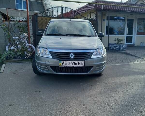Серый Рено Логан, объемом двигателя 1.39 л и пробегом 100 тыс. км за 4700 $, фото 1 на Automoto.ua