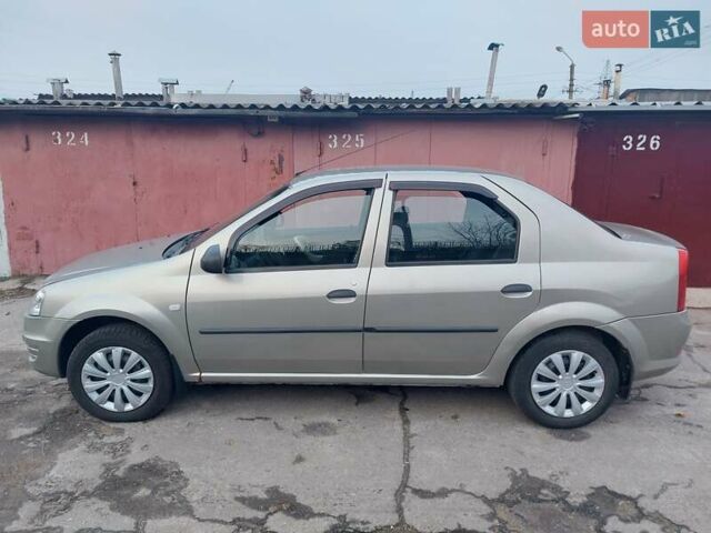 Сірий Рено Логан, об'ємом двигуна 1.39 л та пробігом 110 тис. км за 3800 $, фото 1 на Automoto.ua