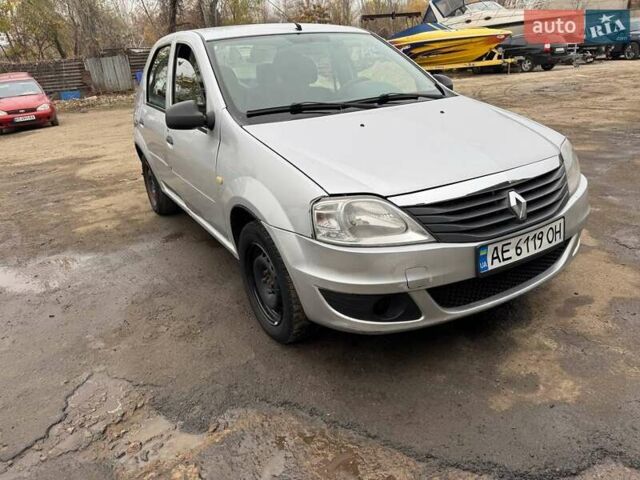 Сірий Рено Логан, об'ємом двигуна 1.39 л та пробігом 172 тис. км за 3350 $, фото 1 на Automoto.ua