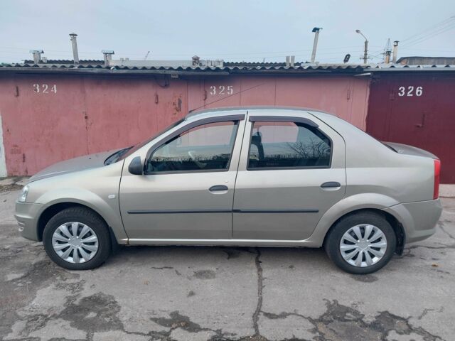 Серый Рено Логан, объемом двигателя 1.4 л и пробегом 110 тыс. км за 3800 $, фото 1 на Automoto.ua