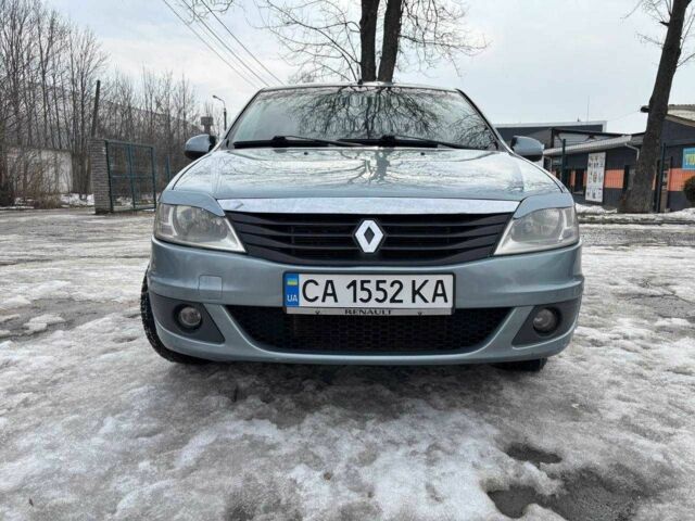 Сірий Рено Логан, об'ємом двигуна 1.4 л та пробігом 326 тис. км за 4100 $, фото 1 на Automoto.ua