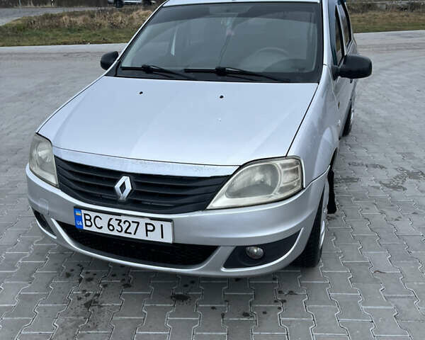 Сірий Рено Логан, об'ємом двигуна 1.39 л та пробігом 200 тис. км за 4500 $, фото 1 на Automoto.ua