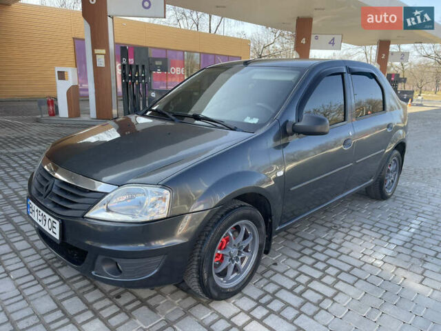 Серый Рено Логан, объемом двигателя 1.39 л и пробегом 225 тыс. км за 3700 $, фото 1 на Automoto.ua