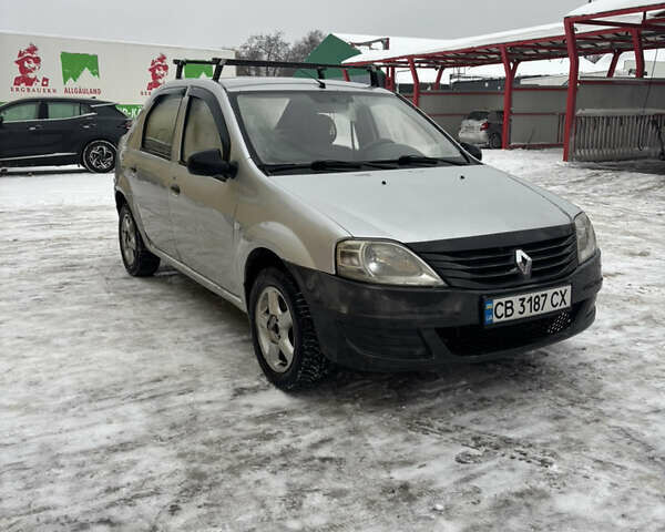 Серый Рено Логан, объемом двигателя 1.39 л и пробегом 270 тыс. км за 3300 $, фото 1 на Automoto.ua