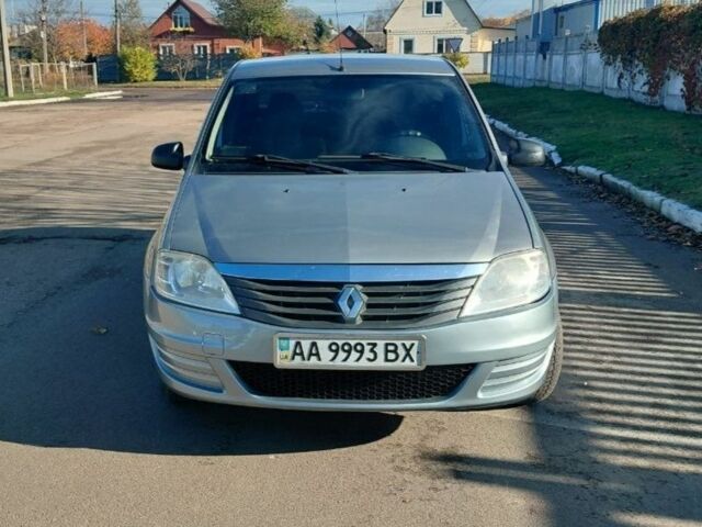 Рено Логан 2010 в Прилуках на Automoto.ua Серый Рено Логан, объемом двигателя 0 л и пробегом 195 тыс. км за 4400 $, фото 1 на Automoto.ua