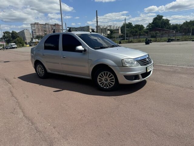 Сірий Рено Логан, об'ємом двигуна 1.6 л та пробігом 176 тис. км за 3703 $, фото 1 на Automoto.ua